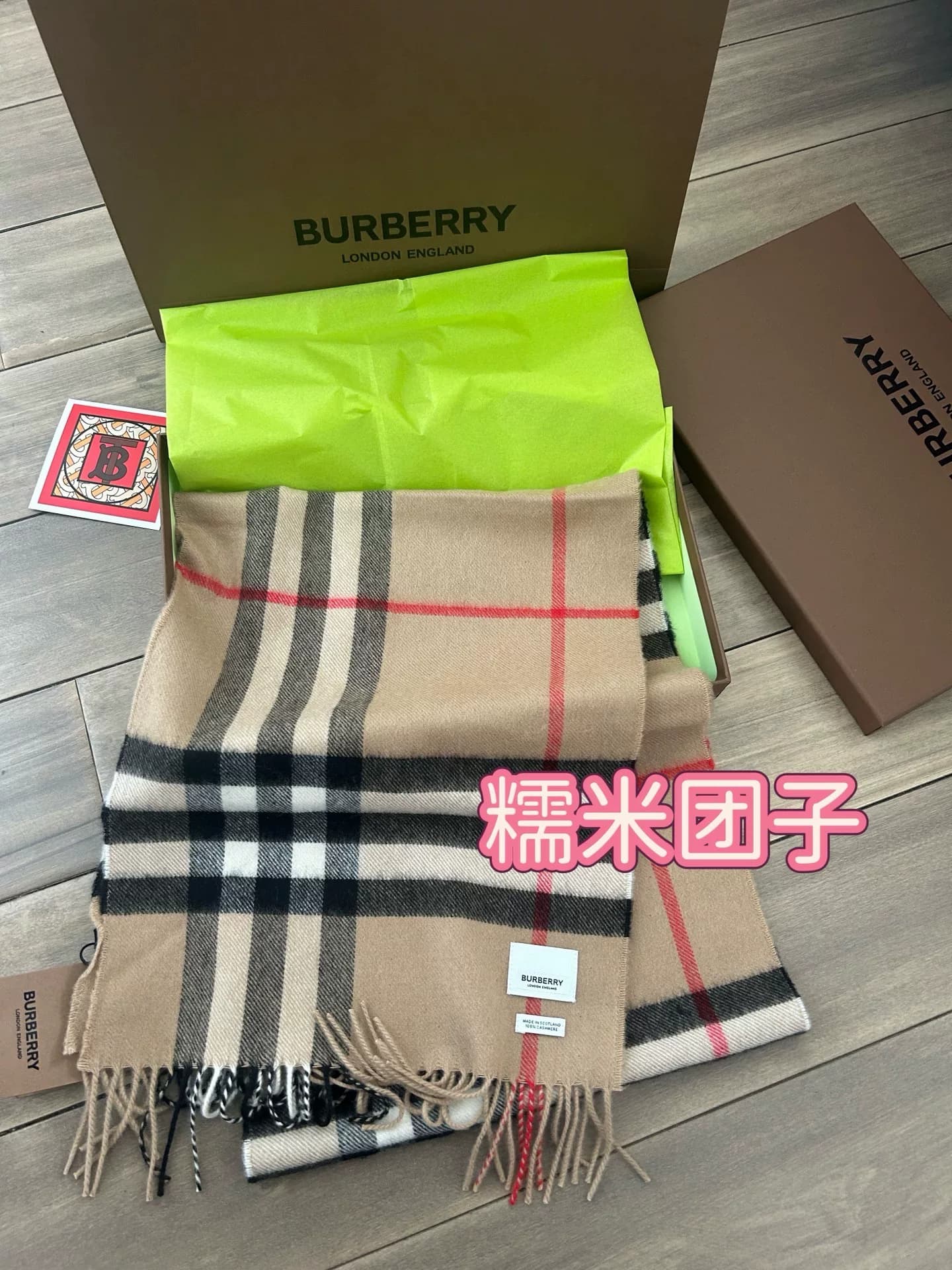 Холостой шарф burberry, Burberry классический кашемировый шарф верблюжьего цвета Совершенно новый, совершенно новый, совершенно новый Раскол это я де…
