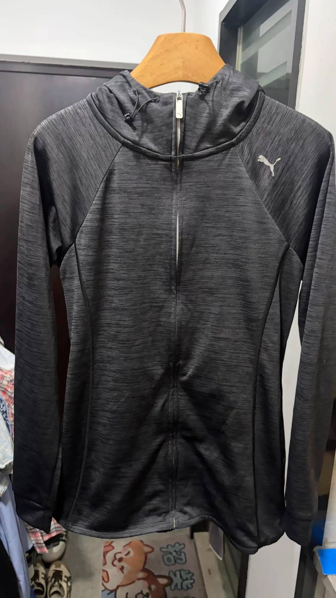 Натуральная женская высококачественная серая приталенная куртка PUMA PUMA ladies с капюшоном + проверено + бесплатно, если подделка
