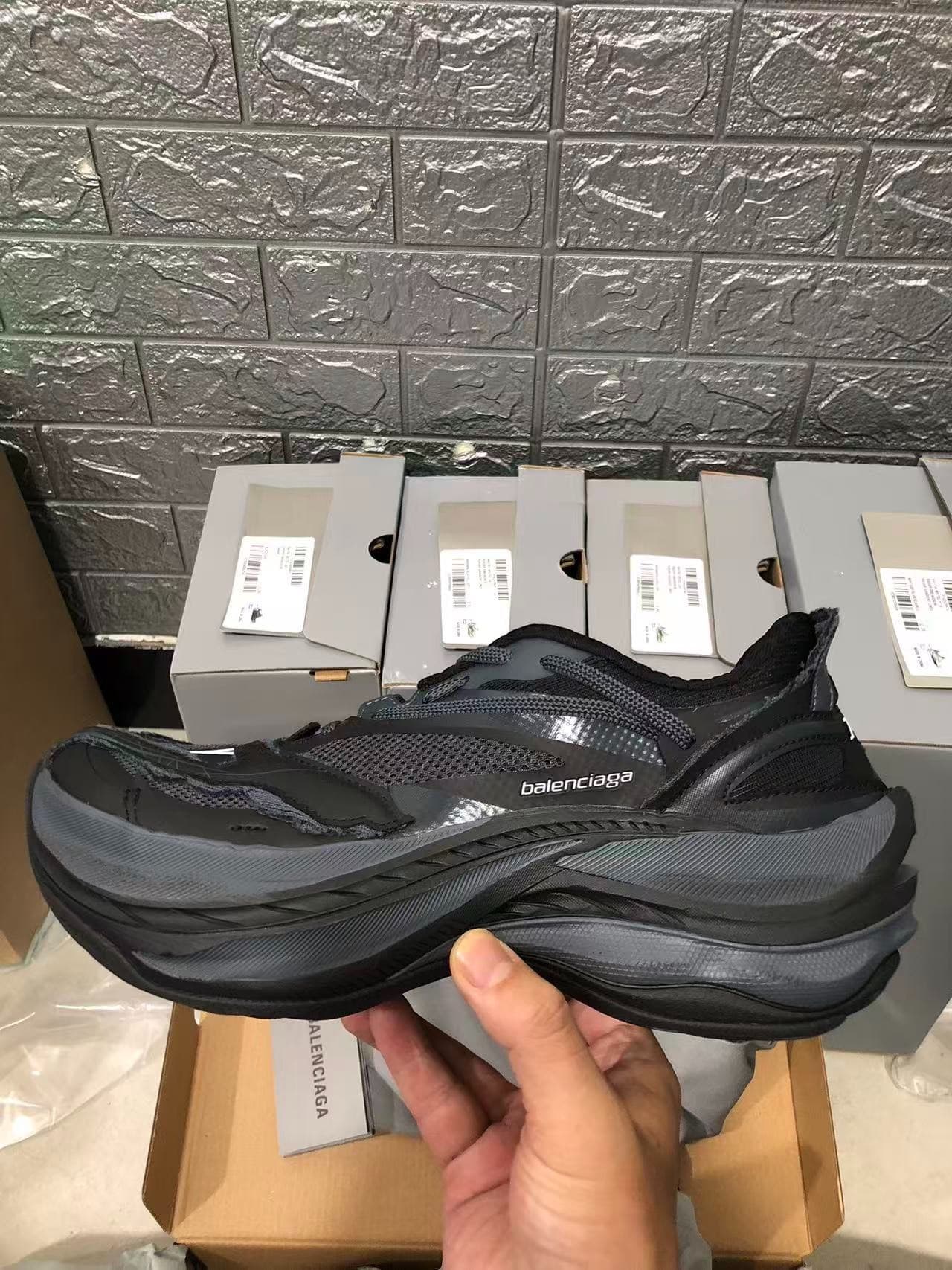 Ультрасовременная версия Balenciaga Balenciaga Jet round head distressed 4.