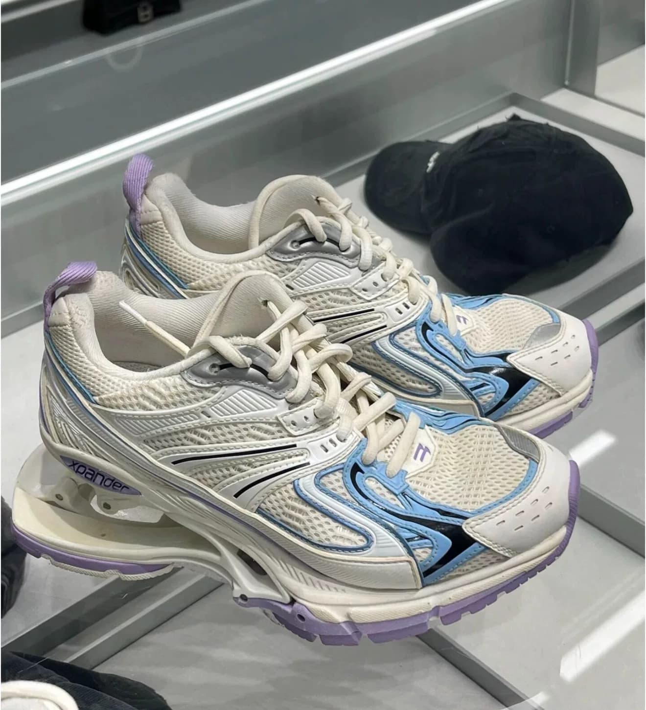 Совершенно новые весенние туфли Balenciaga Balenciaga X-Pander белого, синего и фиолетового цветов в тон 39 классическим туфлям на пружинной подошве,…