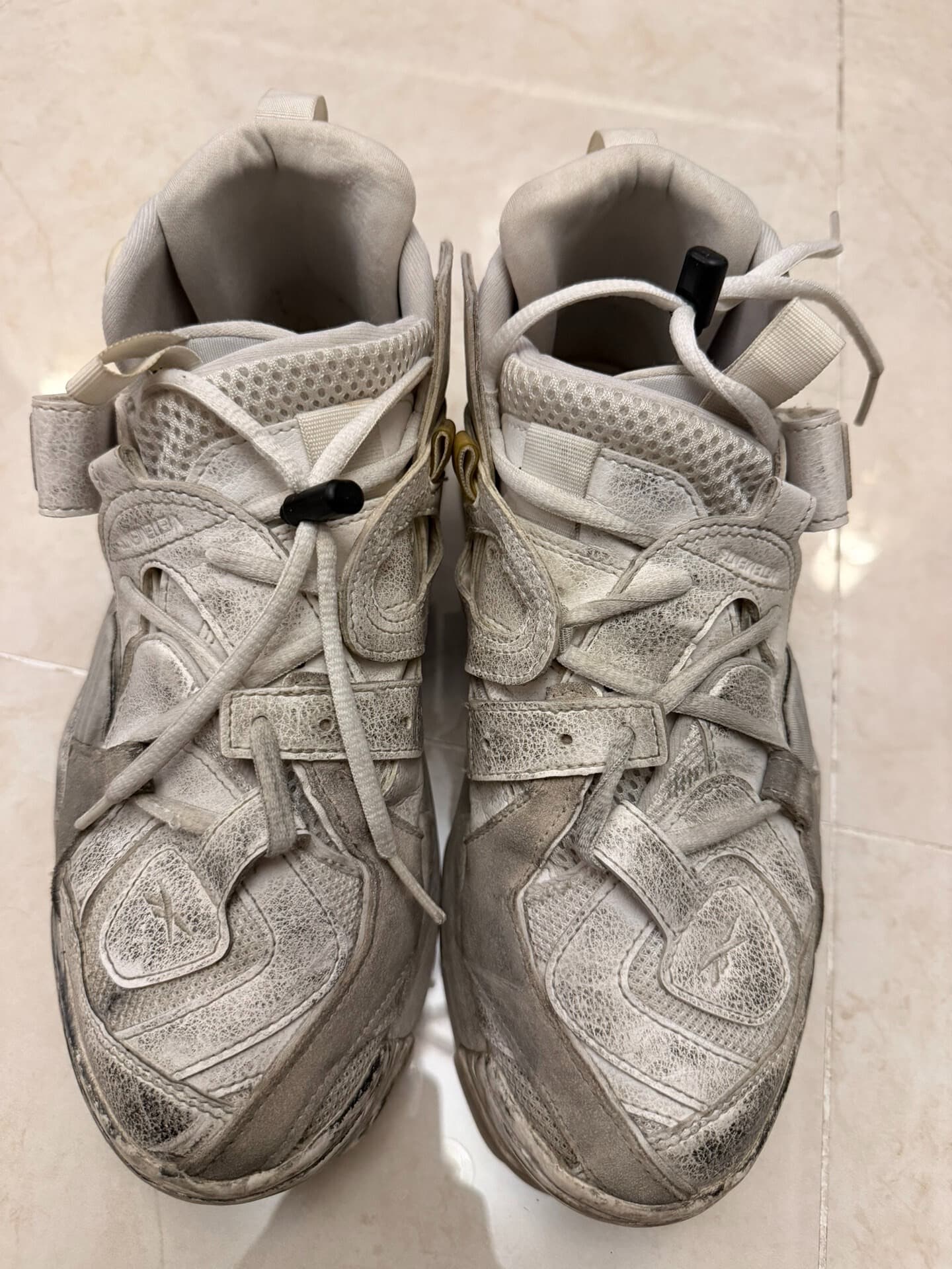 Кобрендинг Vetements x Reebok - аутентичная мужская спортивная одежда высокого качества в стиле кэжуал