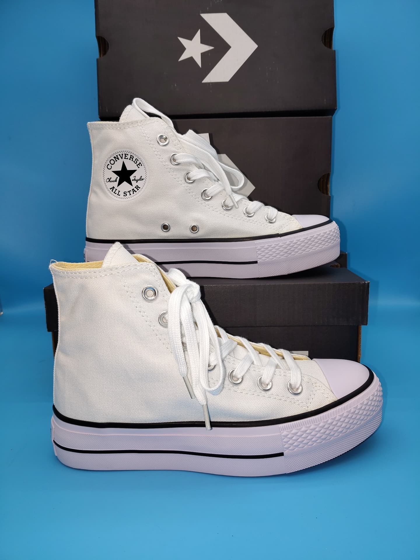 Совершенно новые кроссовки Converse Converse All Star поднимают высоту дна для маффинов