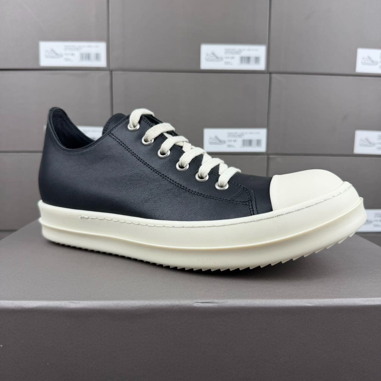 Черно-белые кроссовки RICK OWENS Converse из воловьей кожи с низким берцем.