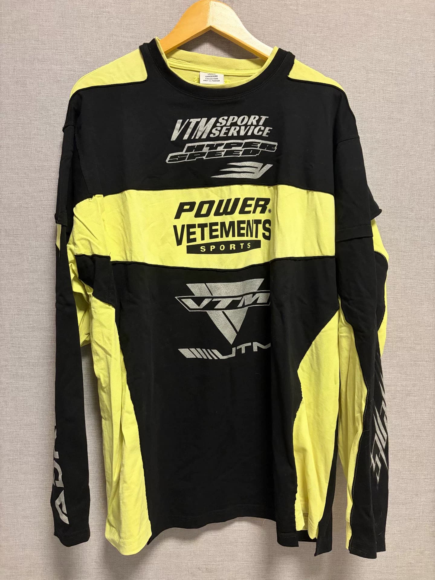 Вязаный свитер Vetements racing с длинными рукавами