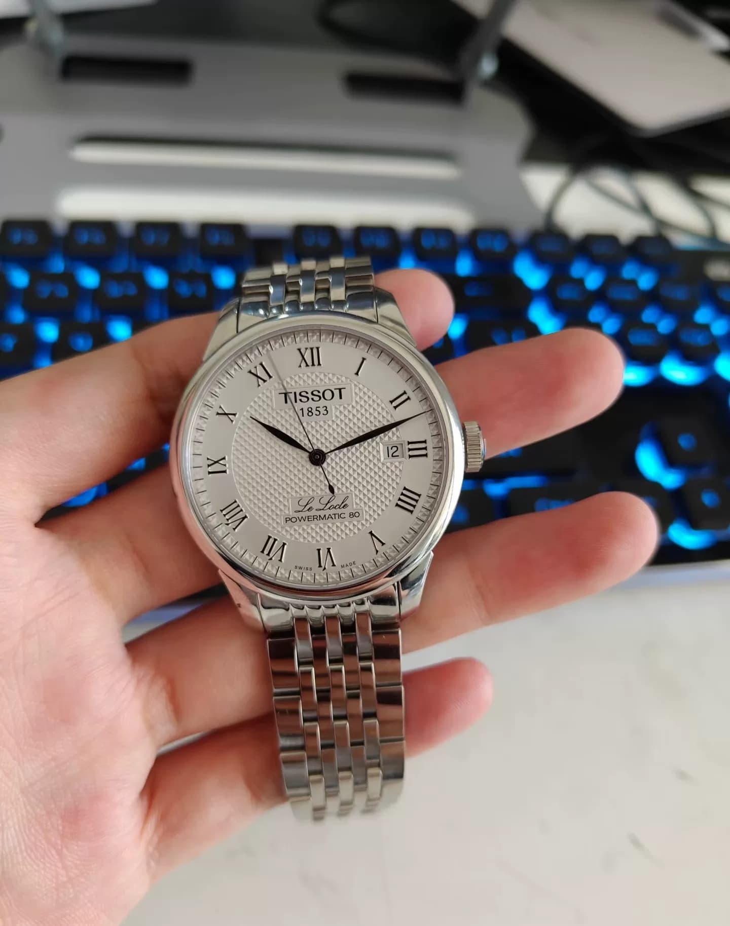 Мужские швейцарские часы TISSOT серии Tissot с автоматическим механизмом и индикацией даты, 30-метровая водонепроницаемая римская шкала, серебристый…
