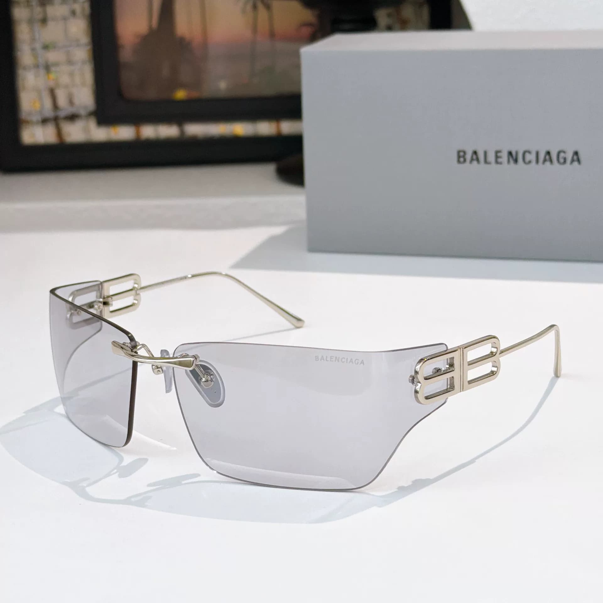 Солнцезащитные очки BALENCIAG*Balenciaga BB0485S без оправы