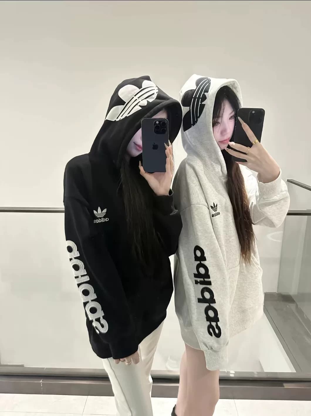 Свитер с капюшоном Adidas clover unicorn arm, одинаковый по стилю для мужчин и женщин, должен быть надет парами.