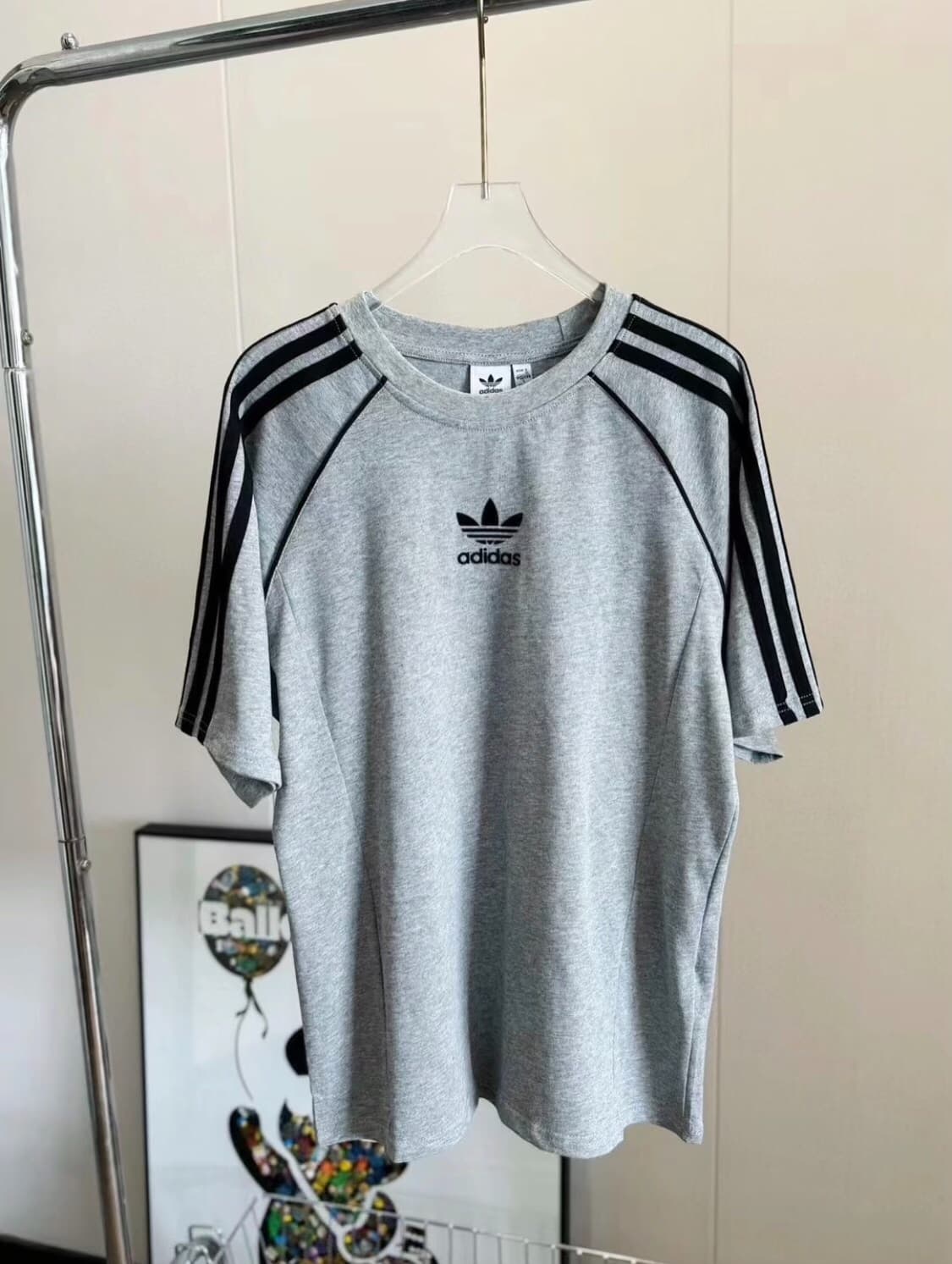 Реглан Adidas clover в стиле ретро с тремя планками и короткими рукавами для мужчин и женщин с одинаковыми летними сво…