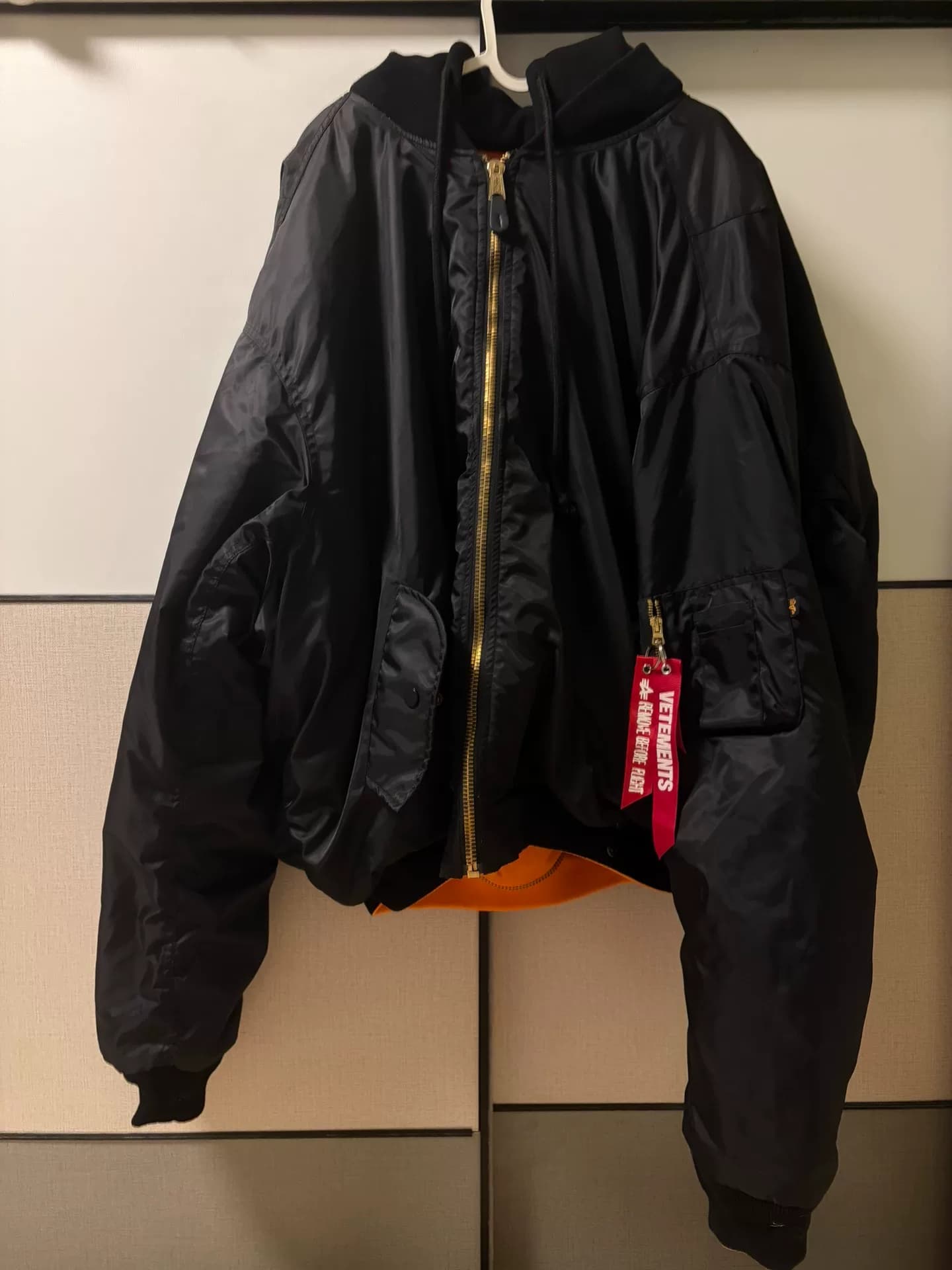 Спецификация на двухстороннюю одежду Vetements Alpha 17fw Alpha