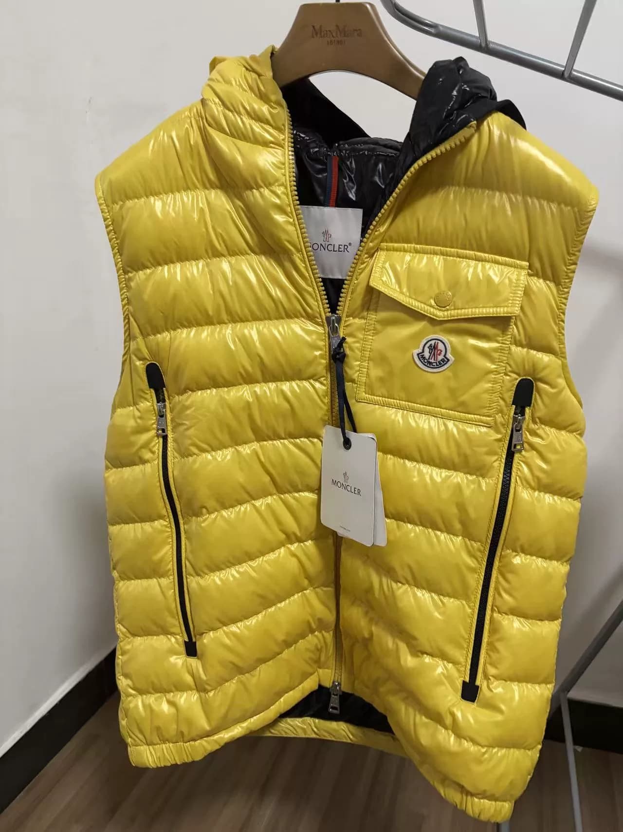 Жилет Moncler, новый