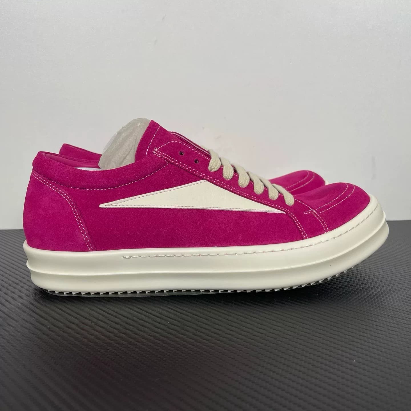 Тоник Rick Owens Dragon Fruit с глубоким вырезом Owens Suede Pink с глубоким вырезом Owens Dragon Fruit