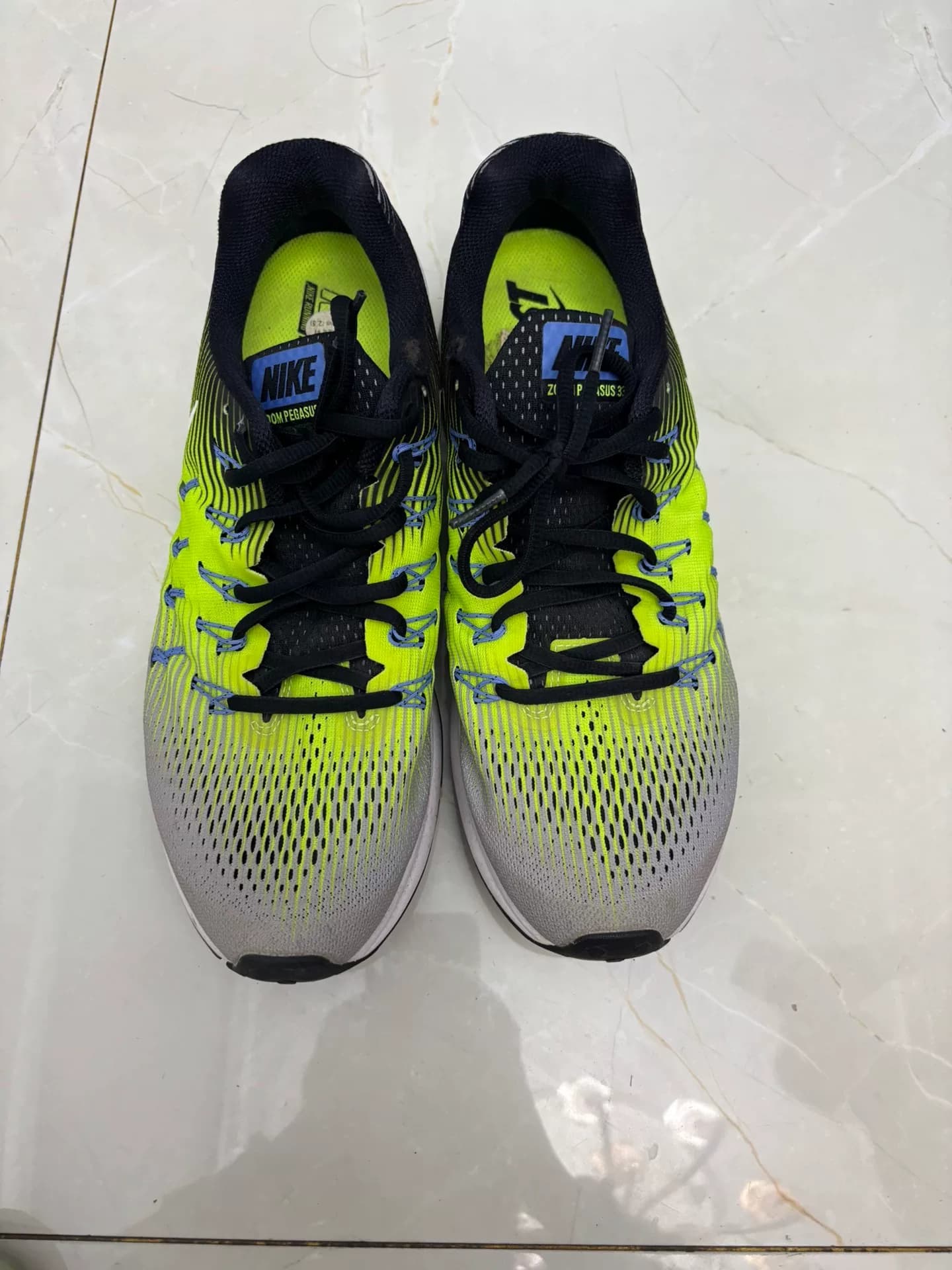 Из пары кроссовок Nike Nike Zoom Pegasus 33 Pegasus для бега, мужские