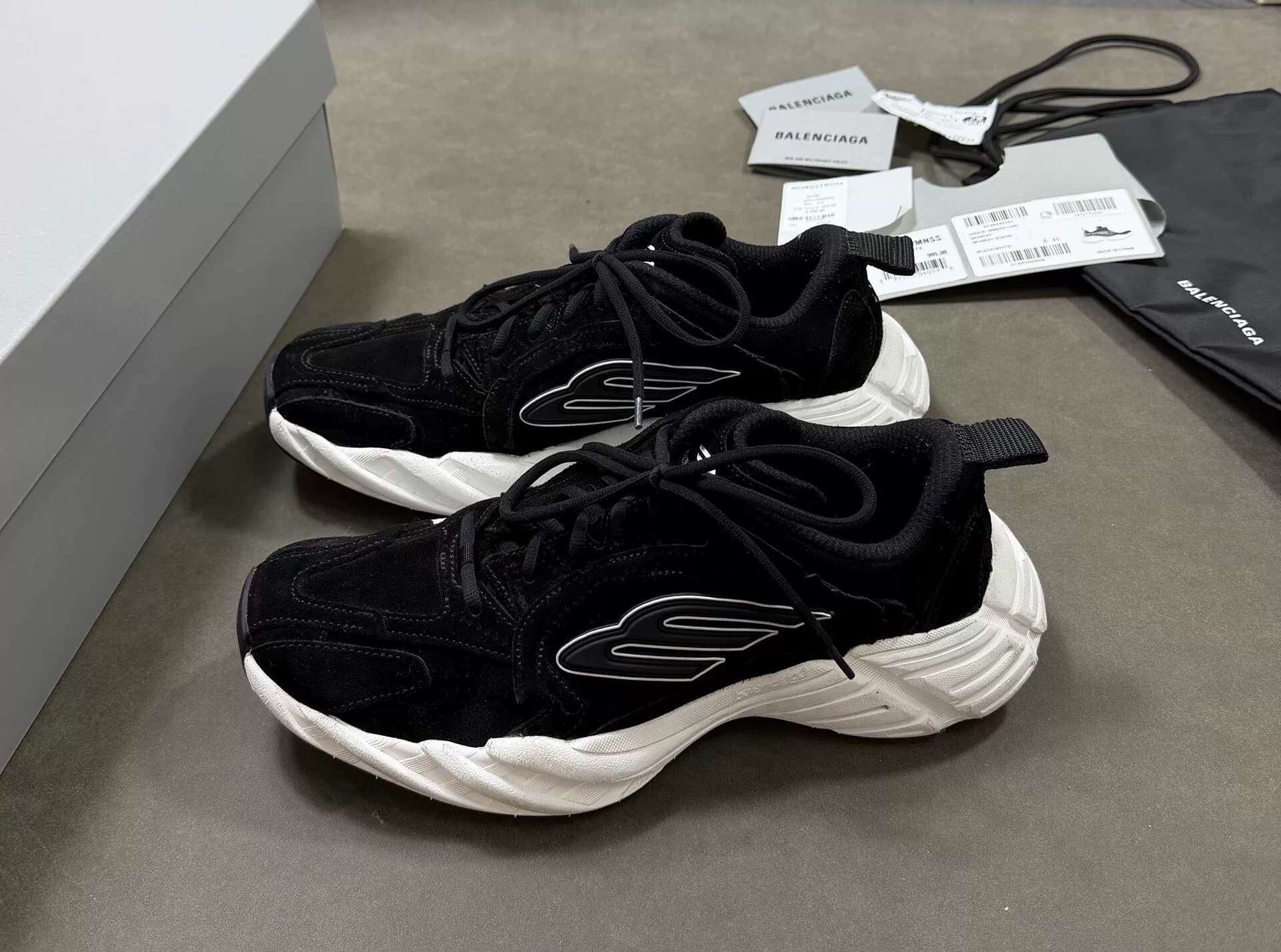Balenciaga Баленсиага 25-летний возраст с понедельника