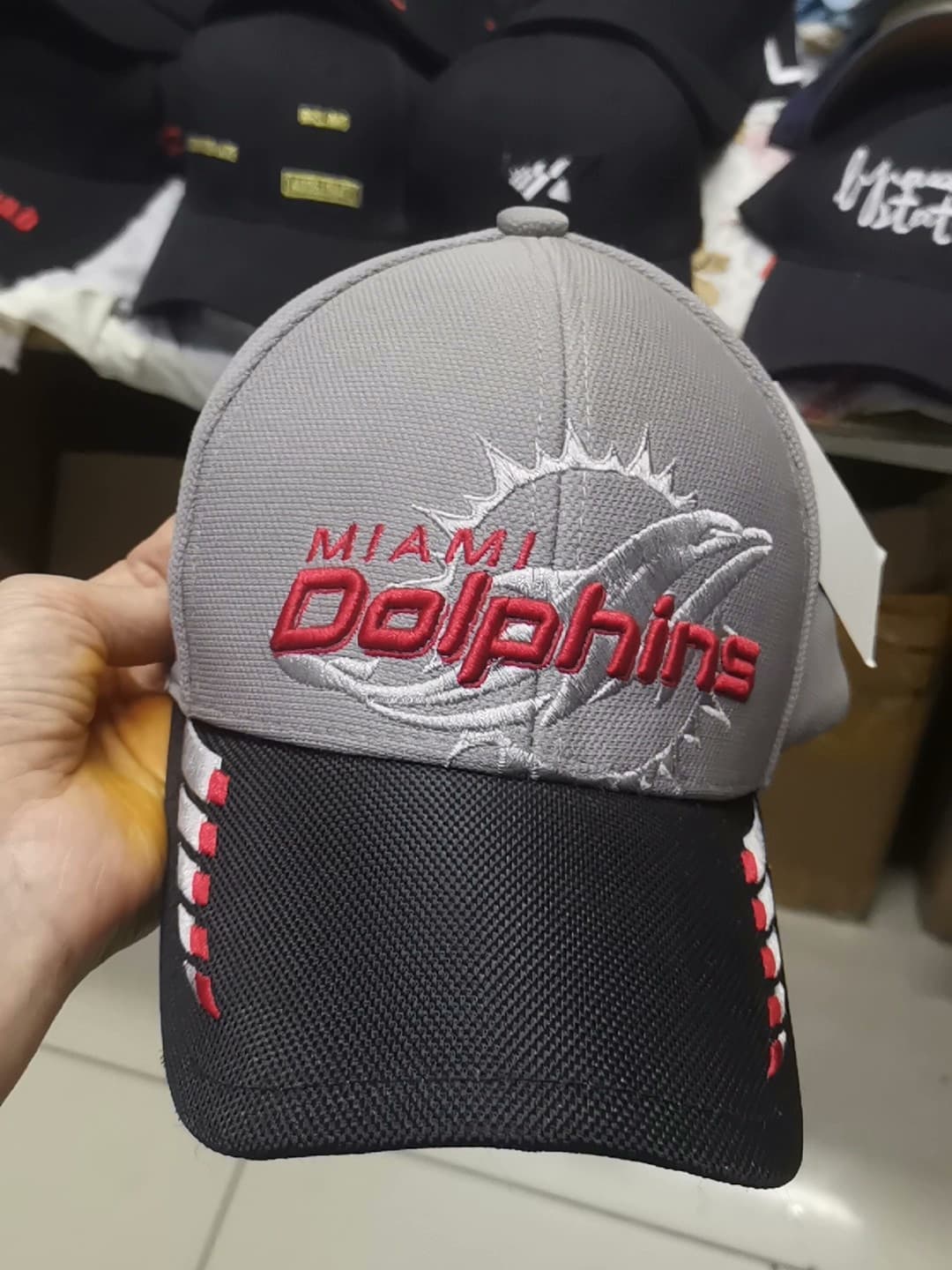 Бейсболка Miami Dolphins, совершенно новая и неиспользованная, по всей окружности, подходит для большинства форм головы, весна и осень