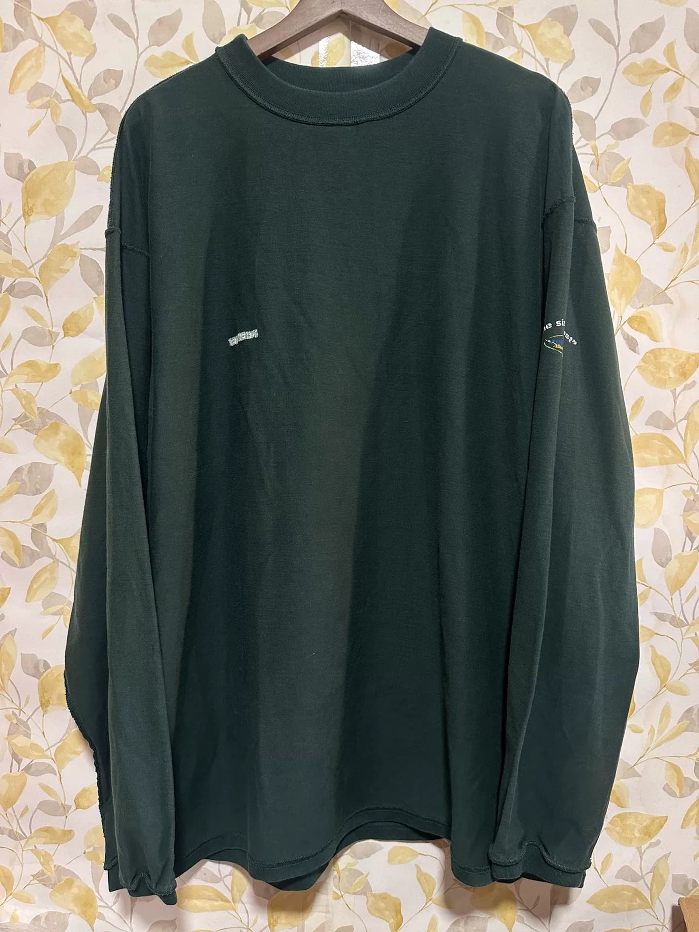 Свитер с длинными рукавами и нашивкой с логотипом Vetements