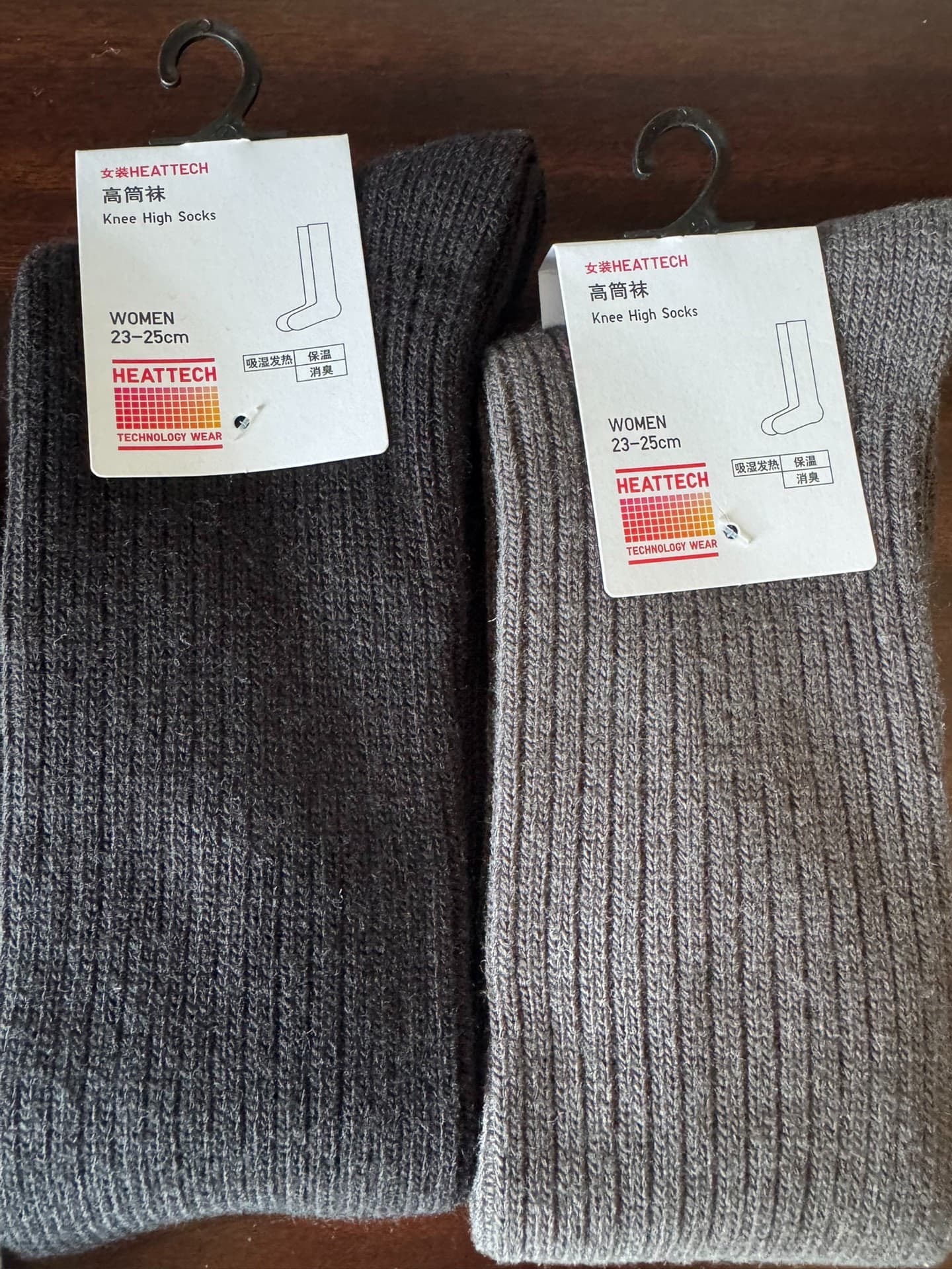Высокие женские носки Uniqlo, абсолютно новые, 23-25 см