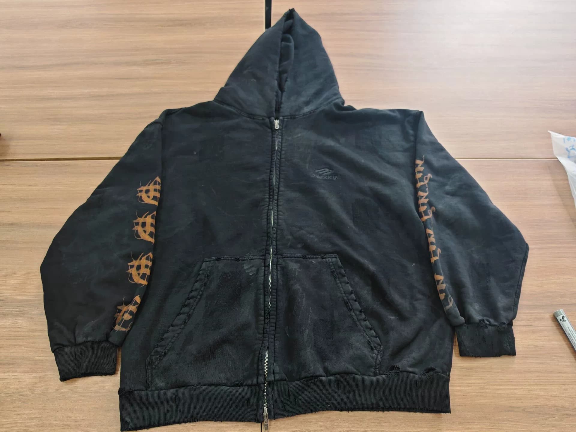Balenciaga Свитер с капюшоном Balenciaga Sanskrit на молнии, черный, размер M,