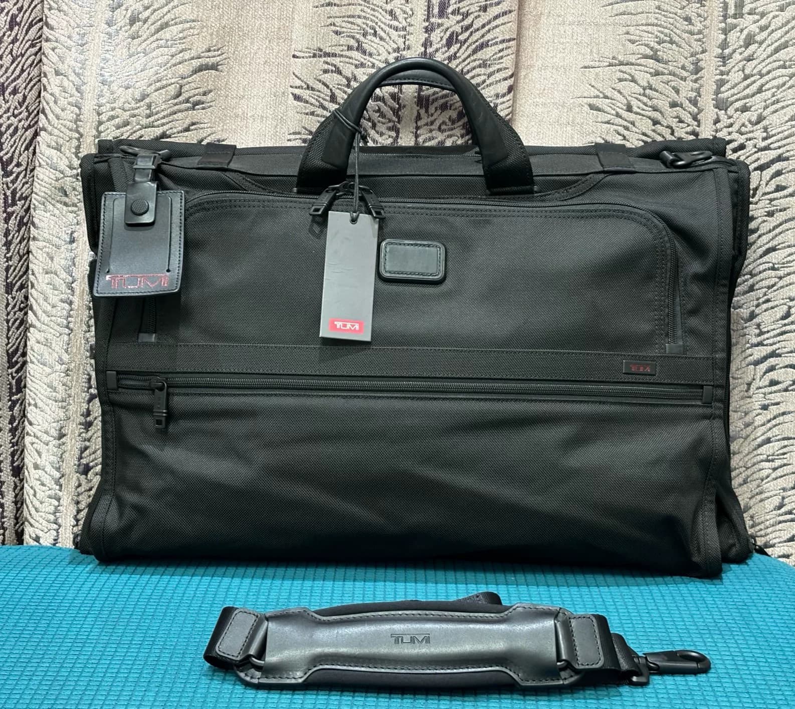 Совершенно новая версия tumi alpha2 generation upgrade с тремя складывающимися сумками для костюмов, сумка для хранения одежды
