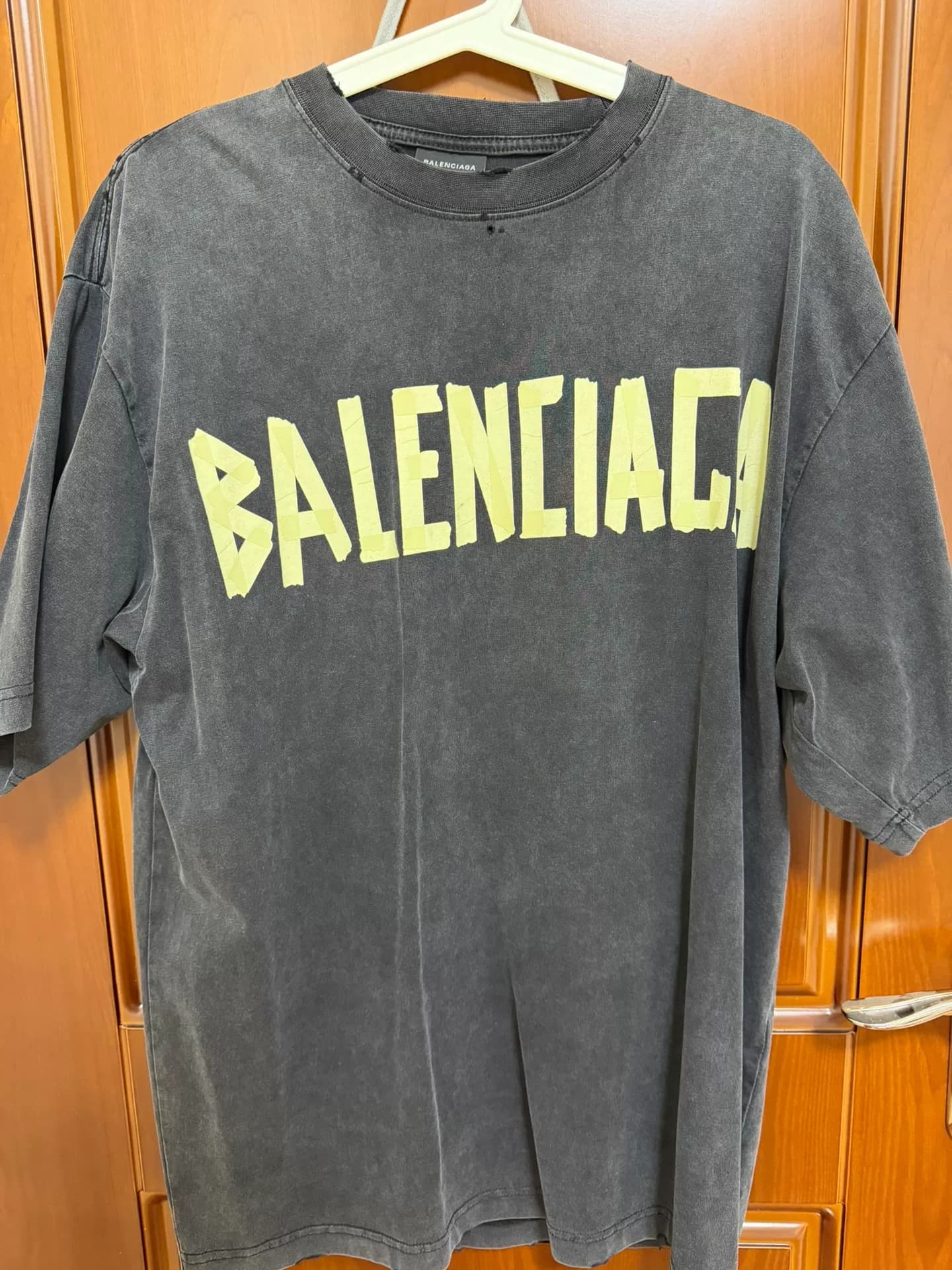 Счетчик Balenciaga подлинный журнал для писем Balenciaga BB с желтой лентой