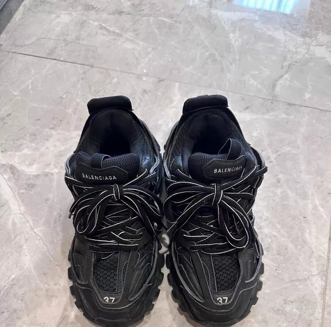 Поддельный трек Balenciaga Black Samurai Non-z