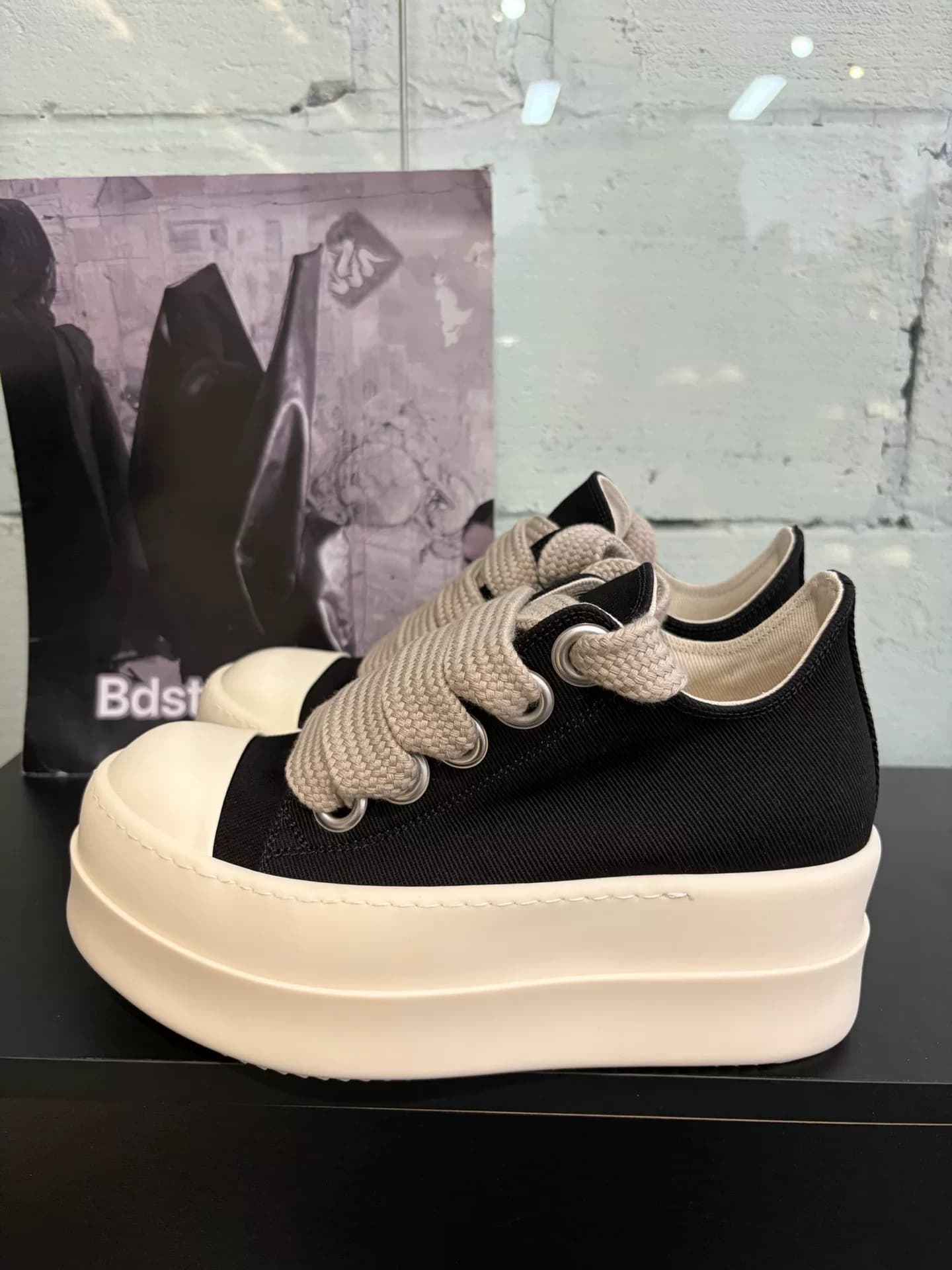 Кроссовки Rick Owens Drkshdw с двойной строчкой на толстой подошве и толстыми шнурками converse большого размера.
