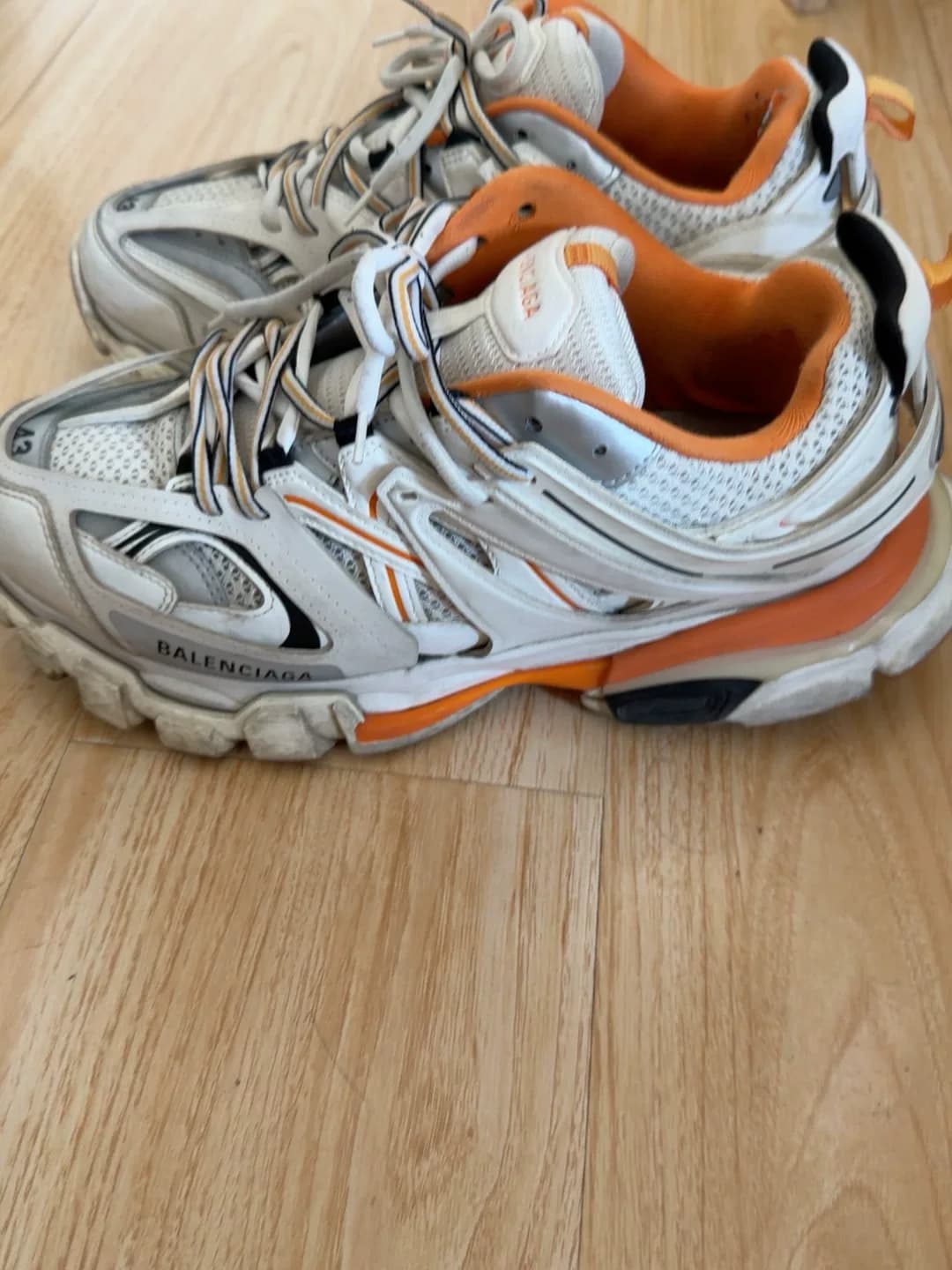 Мужские кроссовки Balenciaga Track Daddy Белого и оранжевого цвета в тон 43-му размеру