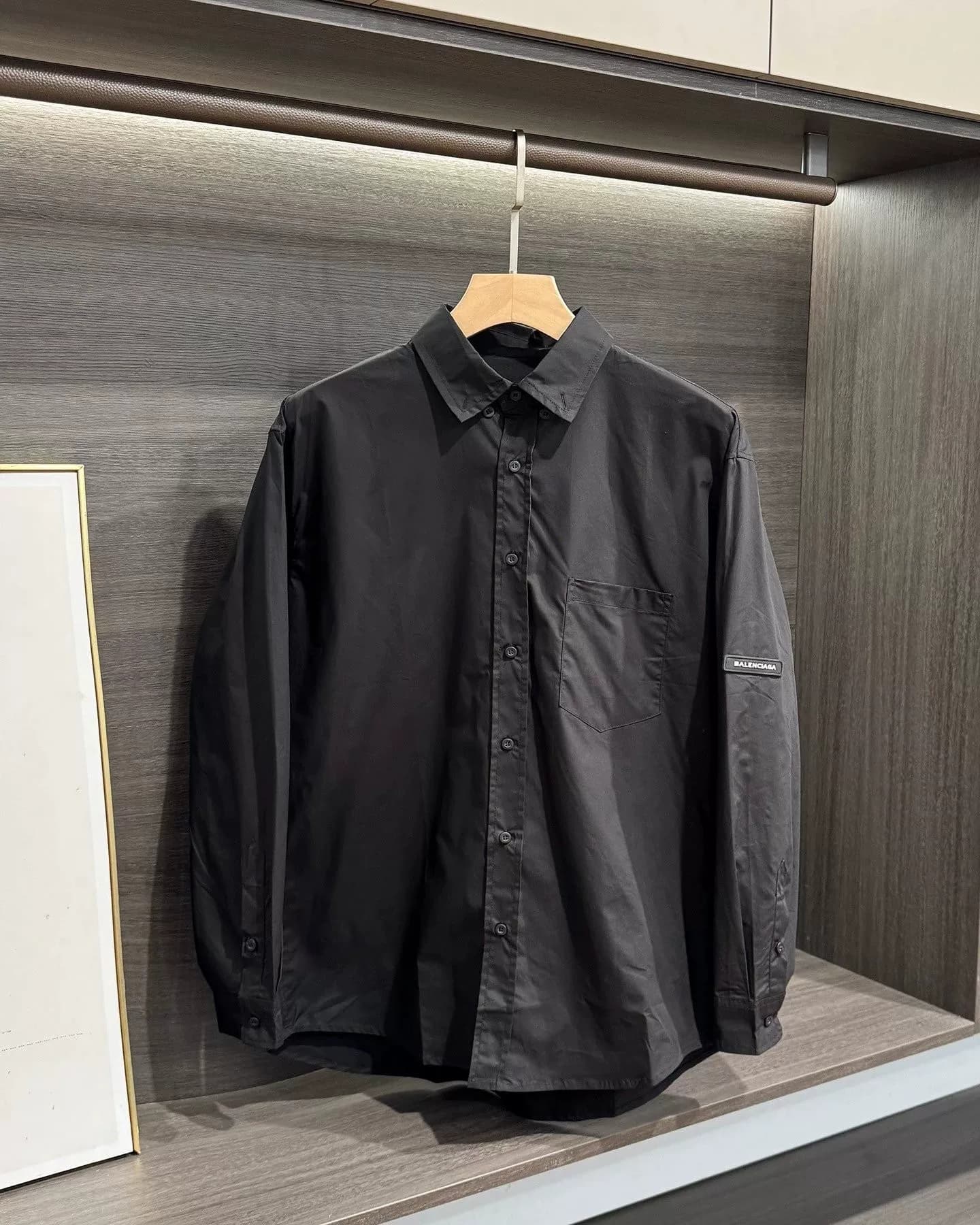 Совершенно новая мужская рубашка Balenciaga Balenciaga с длинными рукавами, свободного кроя черного цвета,
