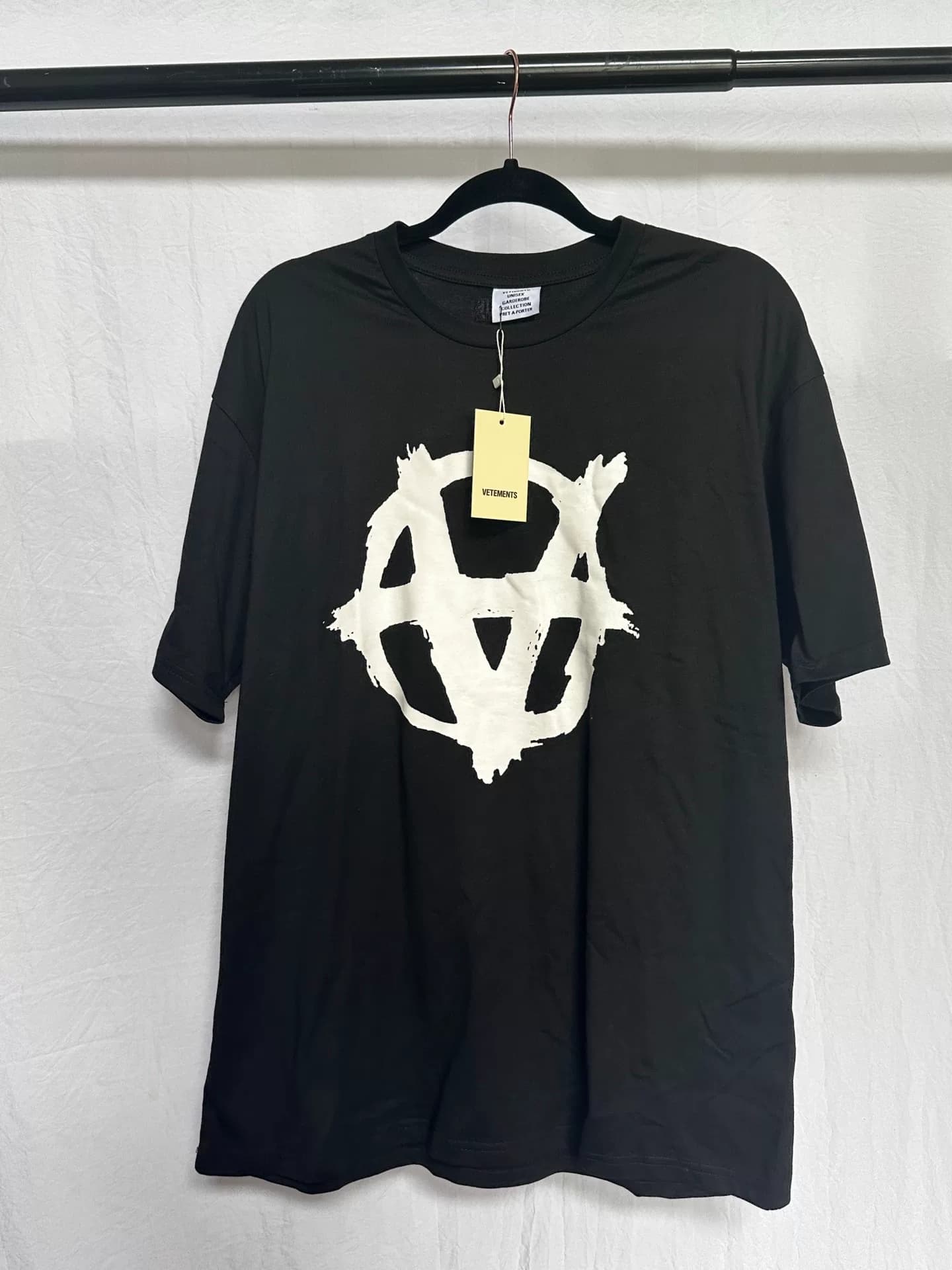Футболка с коротким рукавом с логотипом персонального бренда VETEMENTS