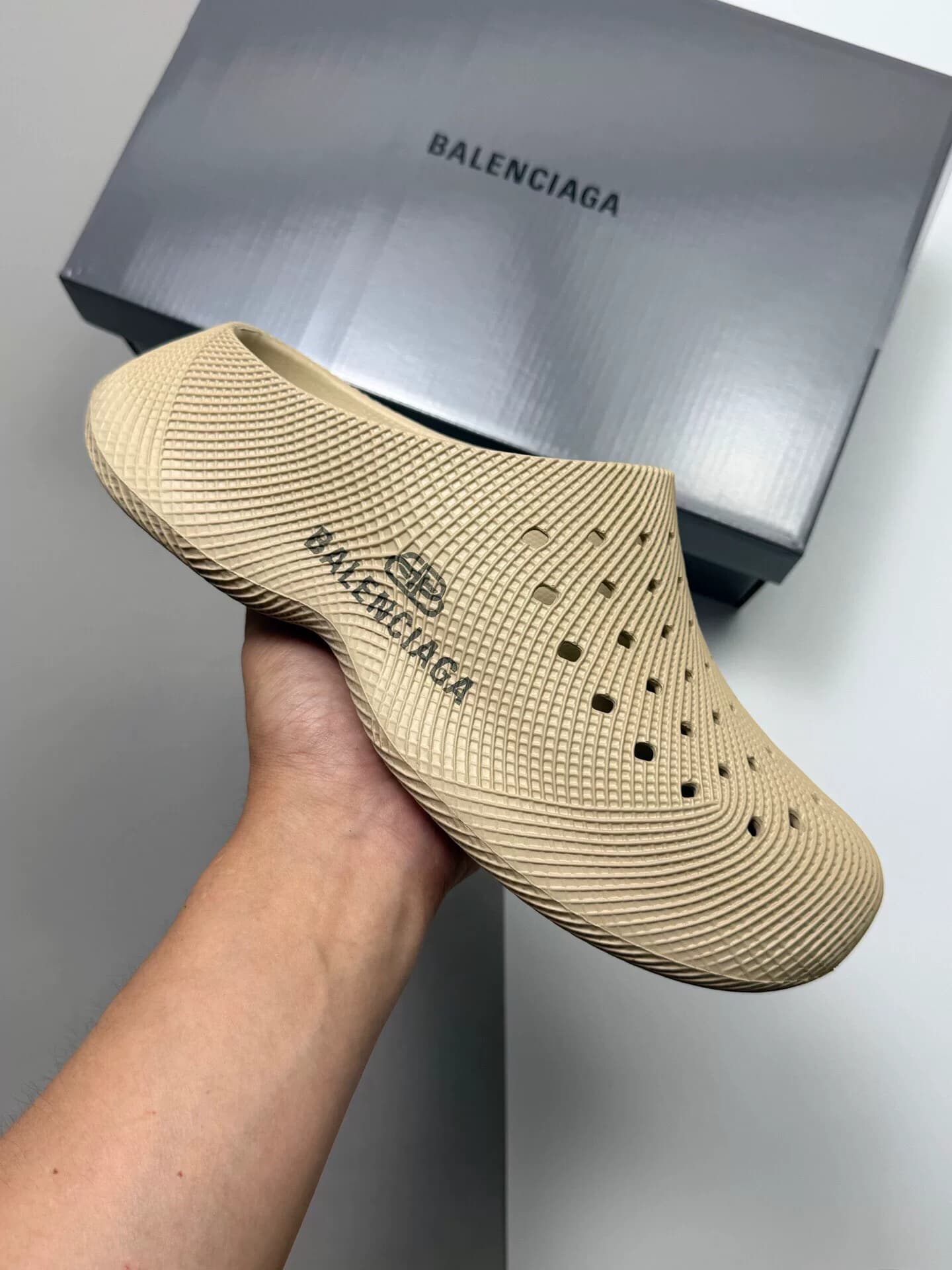 Balenciaga мужские кроссовки Balenciaga с дырками, доступны в цвете черный хаки, 35