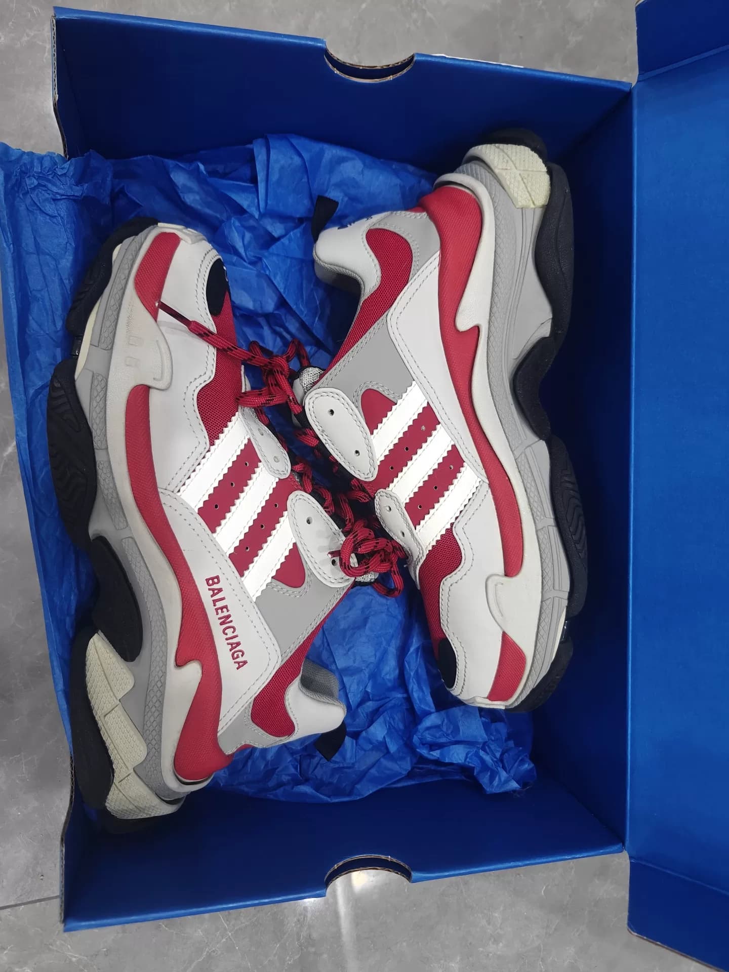 Фирменное наименование Adidas x Balenciaga Triple S