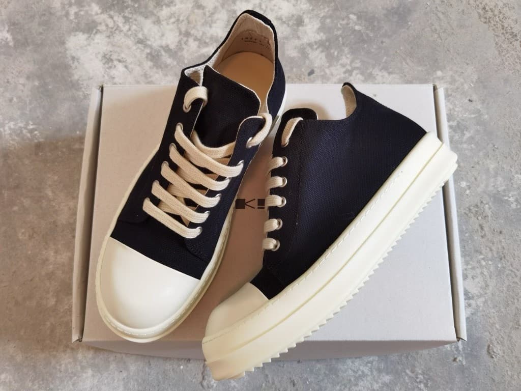 Классические мужские и женские модели из парусины с двойным вырезом от Rick Owens до потолка