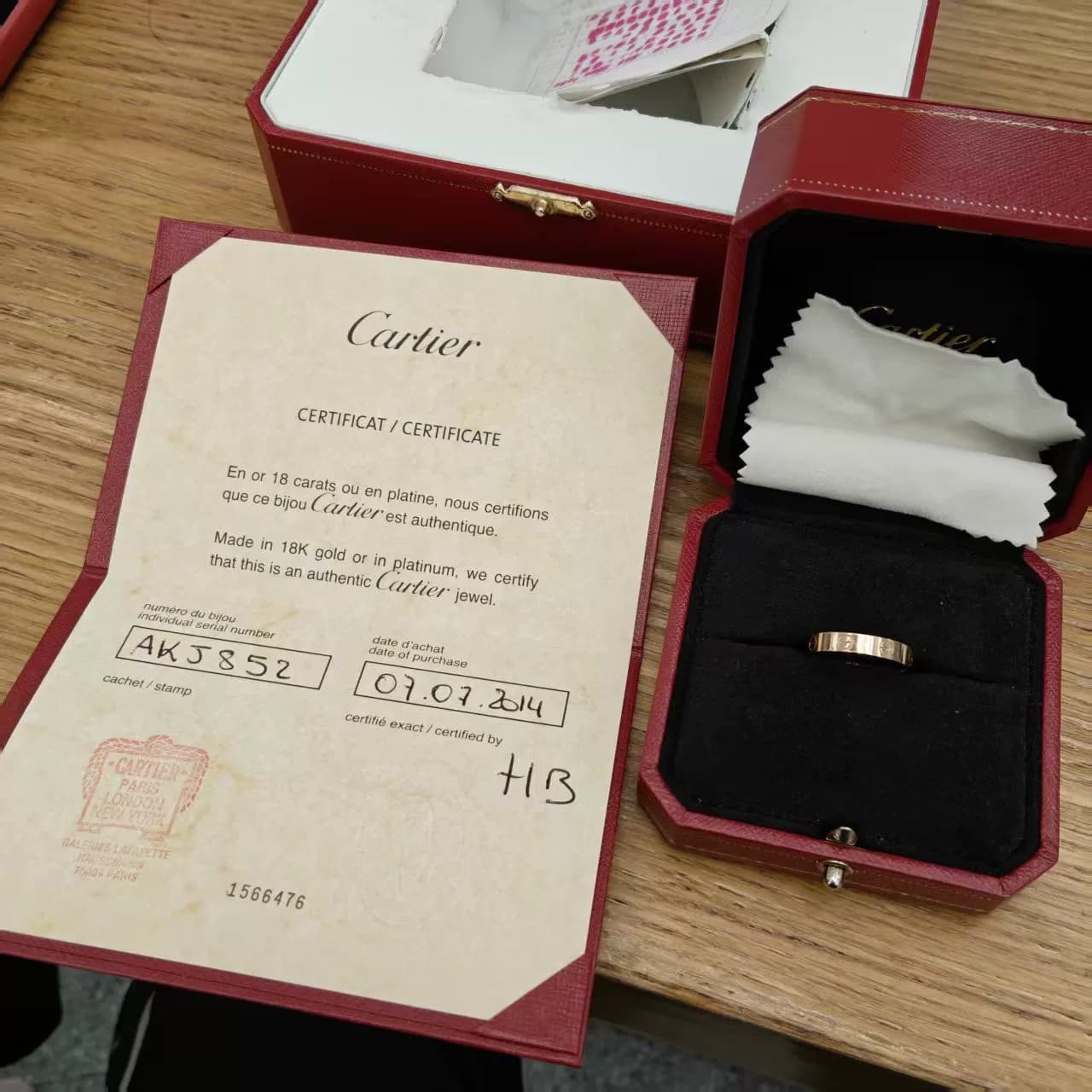 Кольцо из личной коллекции Cartier серии Cartier Love, роза 18 карат