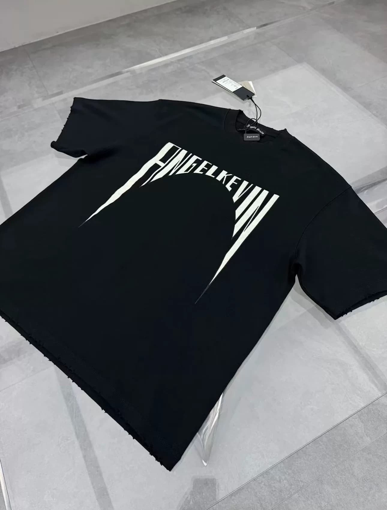 Модель Rick Owens FW24 с принтом 25SS с короткими рукавами, новая основная линия Forterville, шрифт thunder, полная вышивка Это единое изделие раздел…