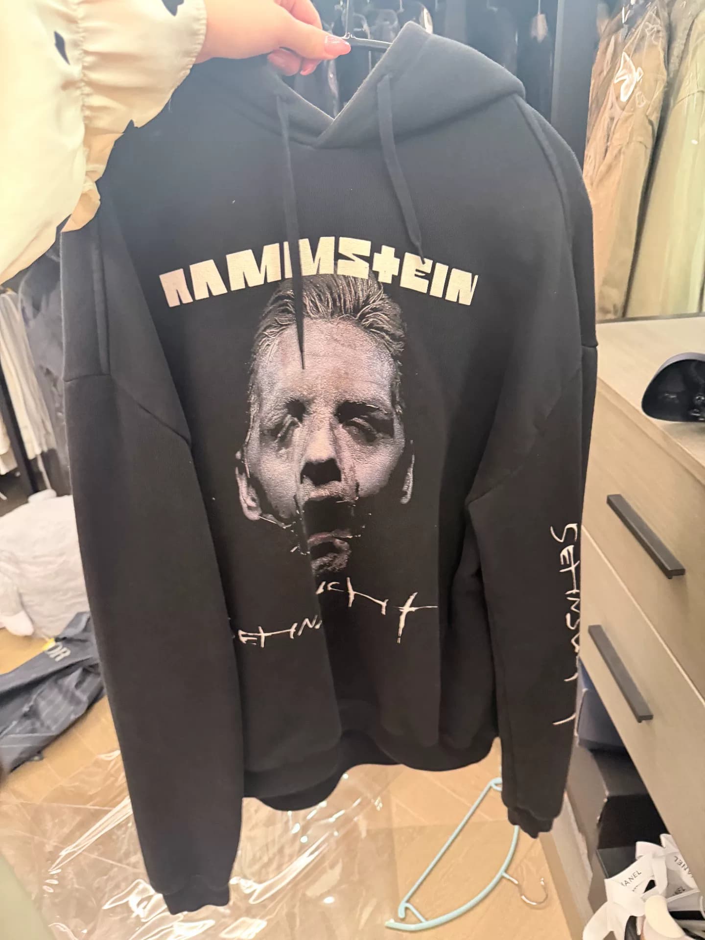 Подлинный архив Vetements, толстовка с принтом солиста немецкой группы Armored Car Демны, солиста группы Vetements, из архива Balenciaga Размер: xs