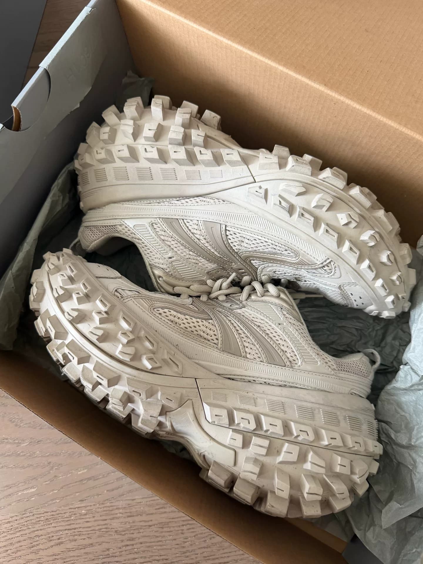 Balenciaga Balenciaga Defender Потертые серые диски