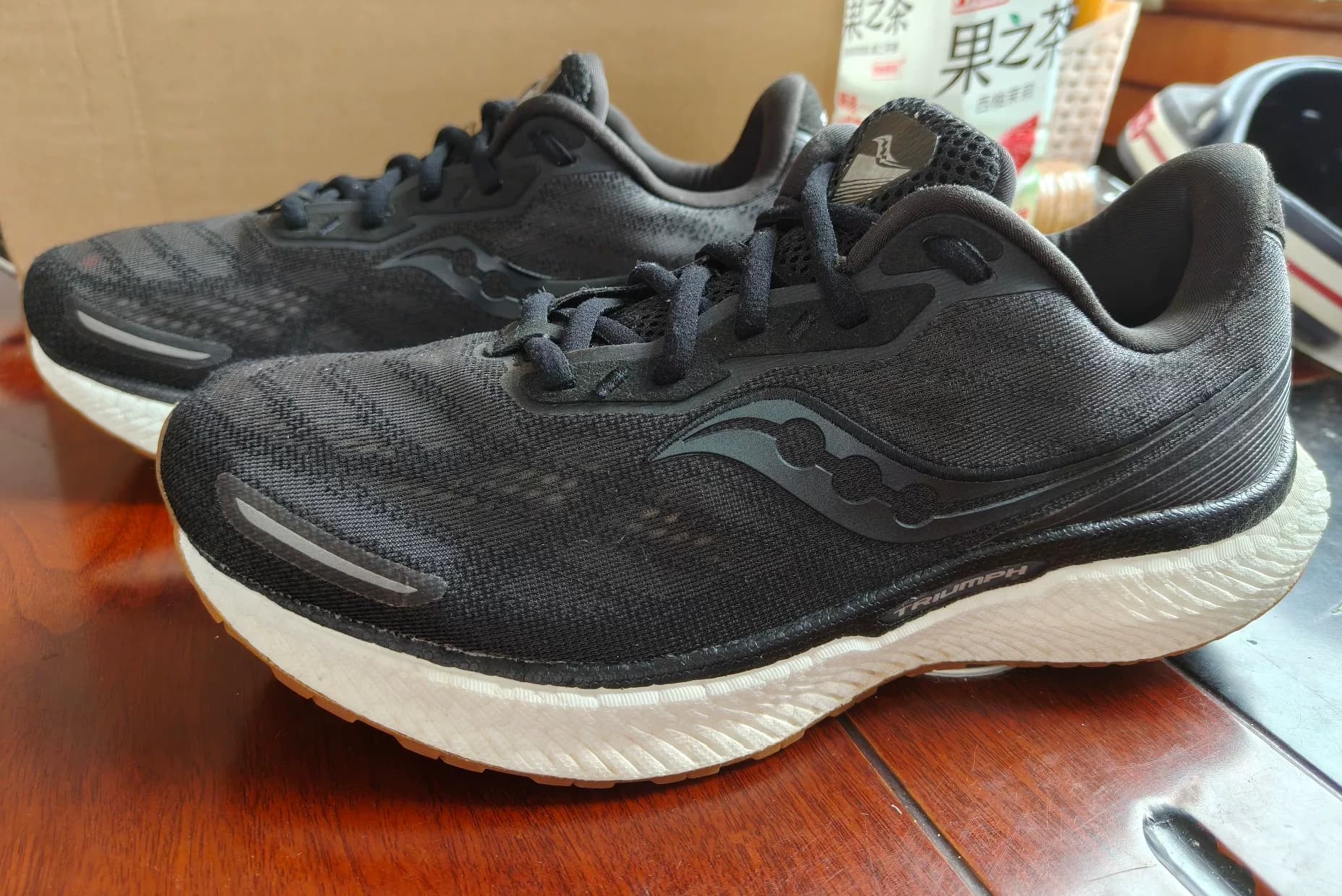 Размер 42~Кроссовки Saucony Victory Saucony Triumph 19