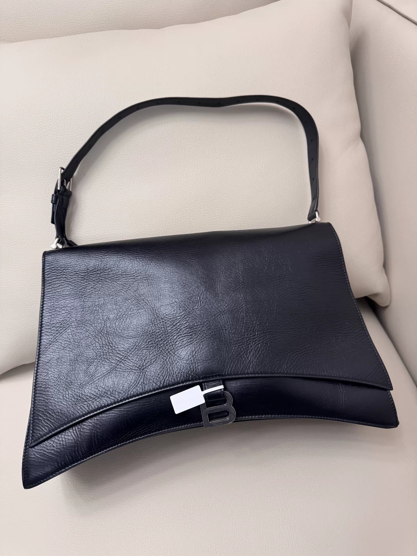 balenciaga Balenciaga crush среднего размера, абсолютно новая бирка, без складок спереди, без протечек, без торга, среднего размера, только для осмот…