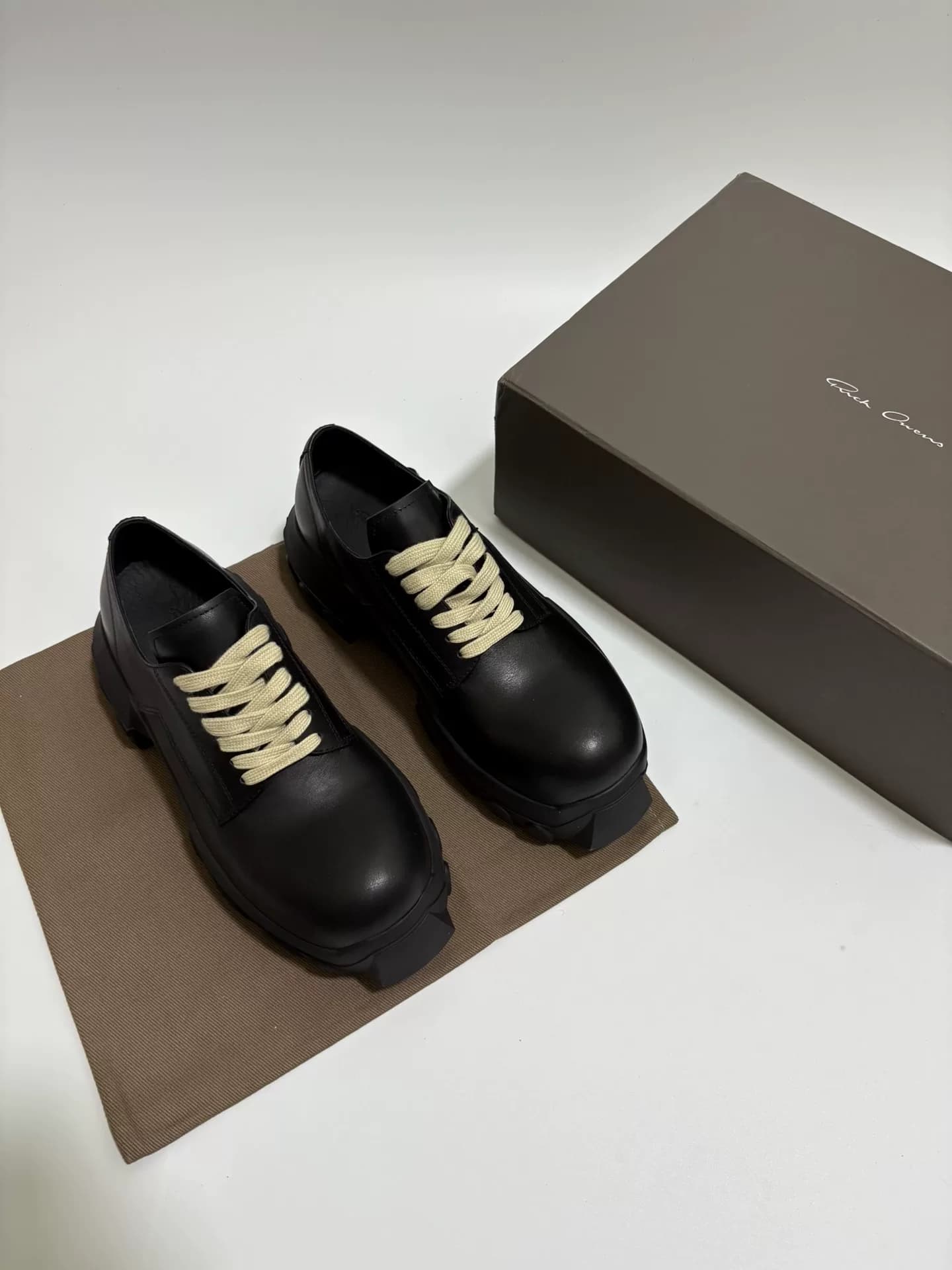 Новейшие кроссовки Octopus derby Rick Owens SS25 от Rick Owens.
