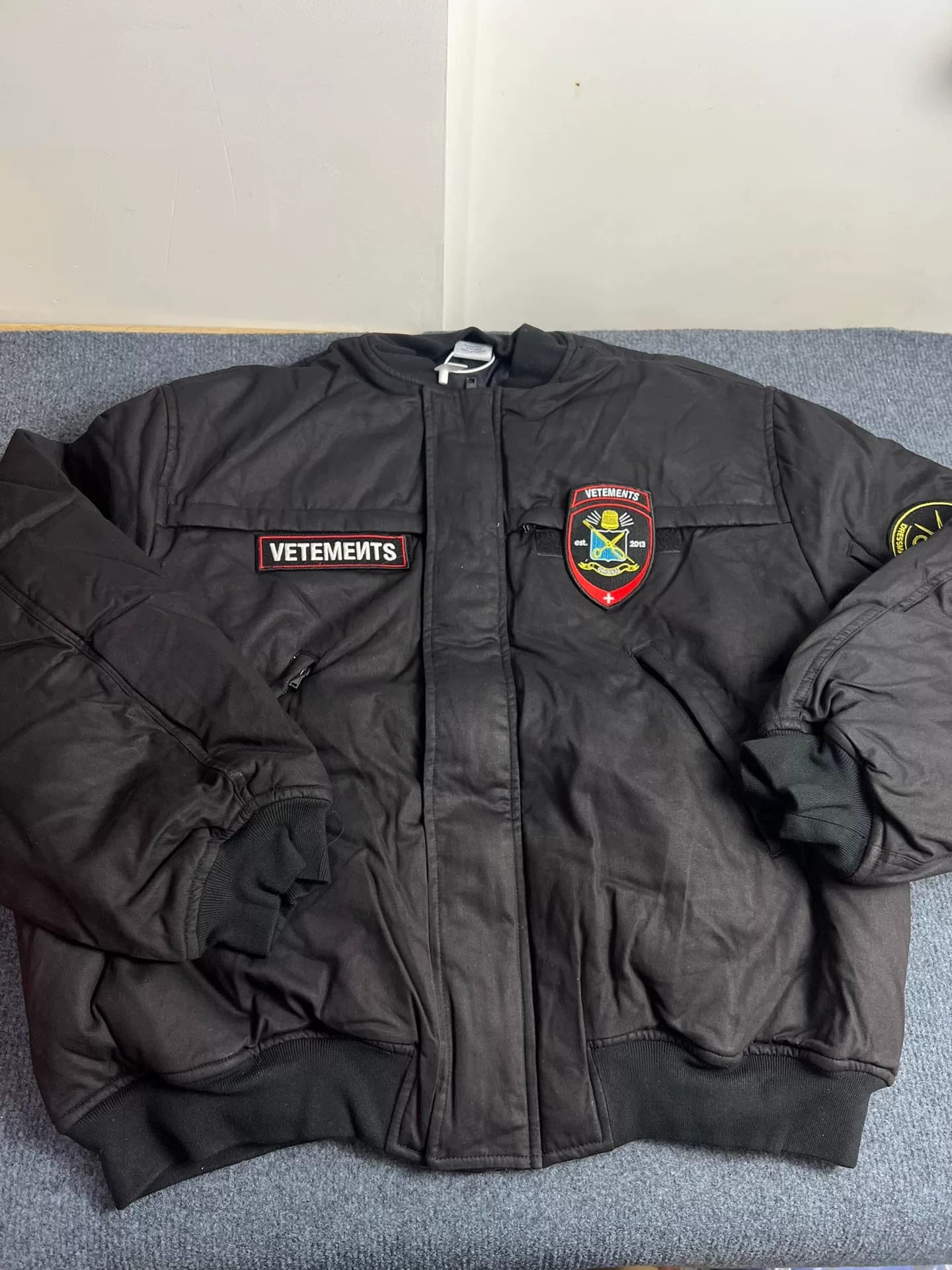 хлопчатобумажная куртка-бомбер vetements security