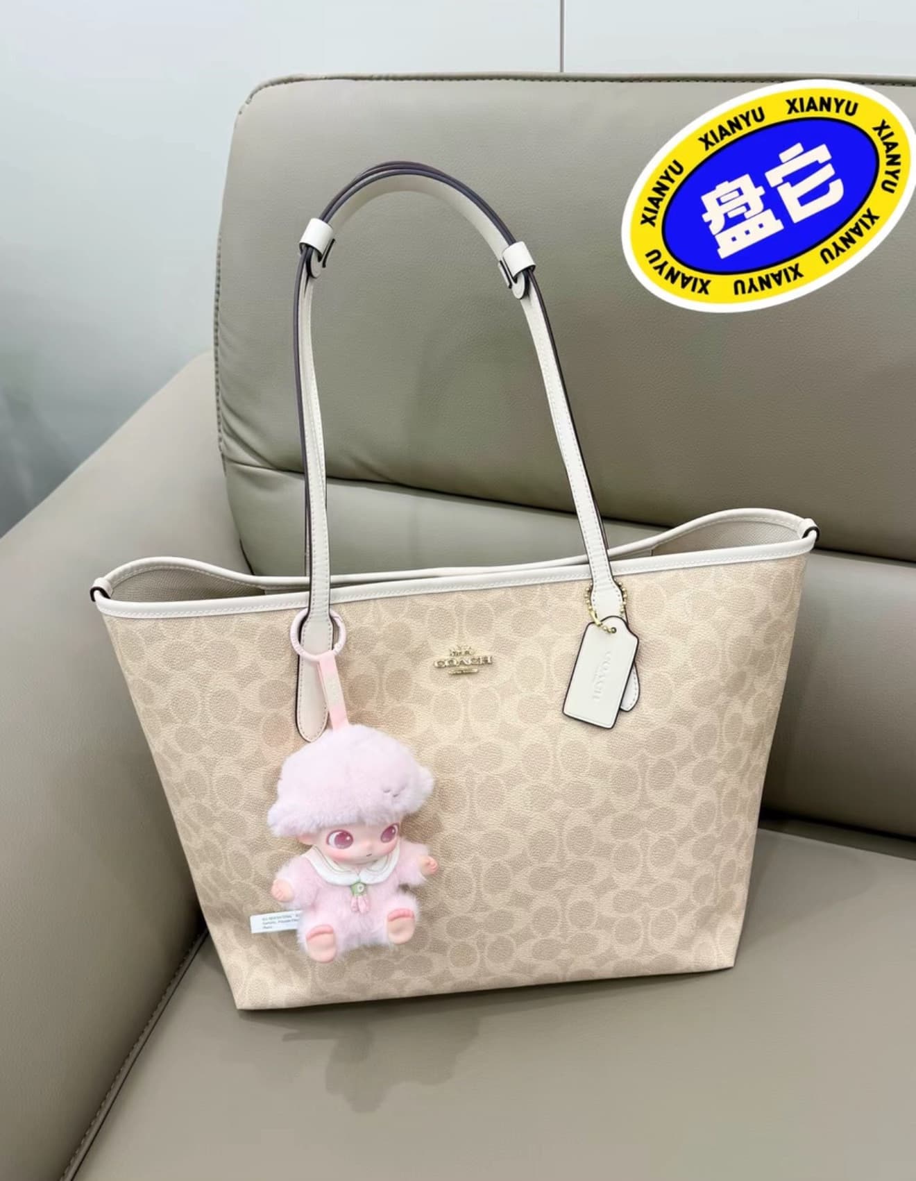 Подлинный совершенно новый аутентичный американский автобус Coach City33 песочно-желтый ванильно-белый