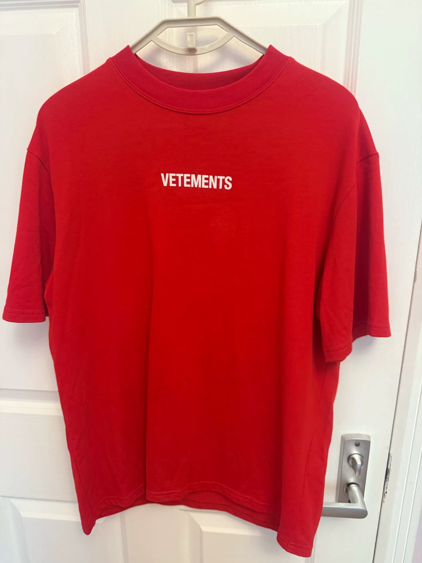 Симпатичная красная футболка с короткими рукавами VETEMENTS, сделано в Италии, для мужчин и женщин, 1