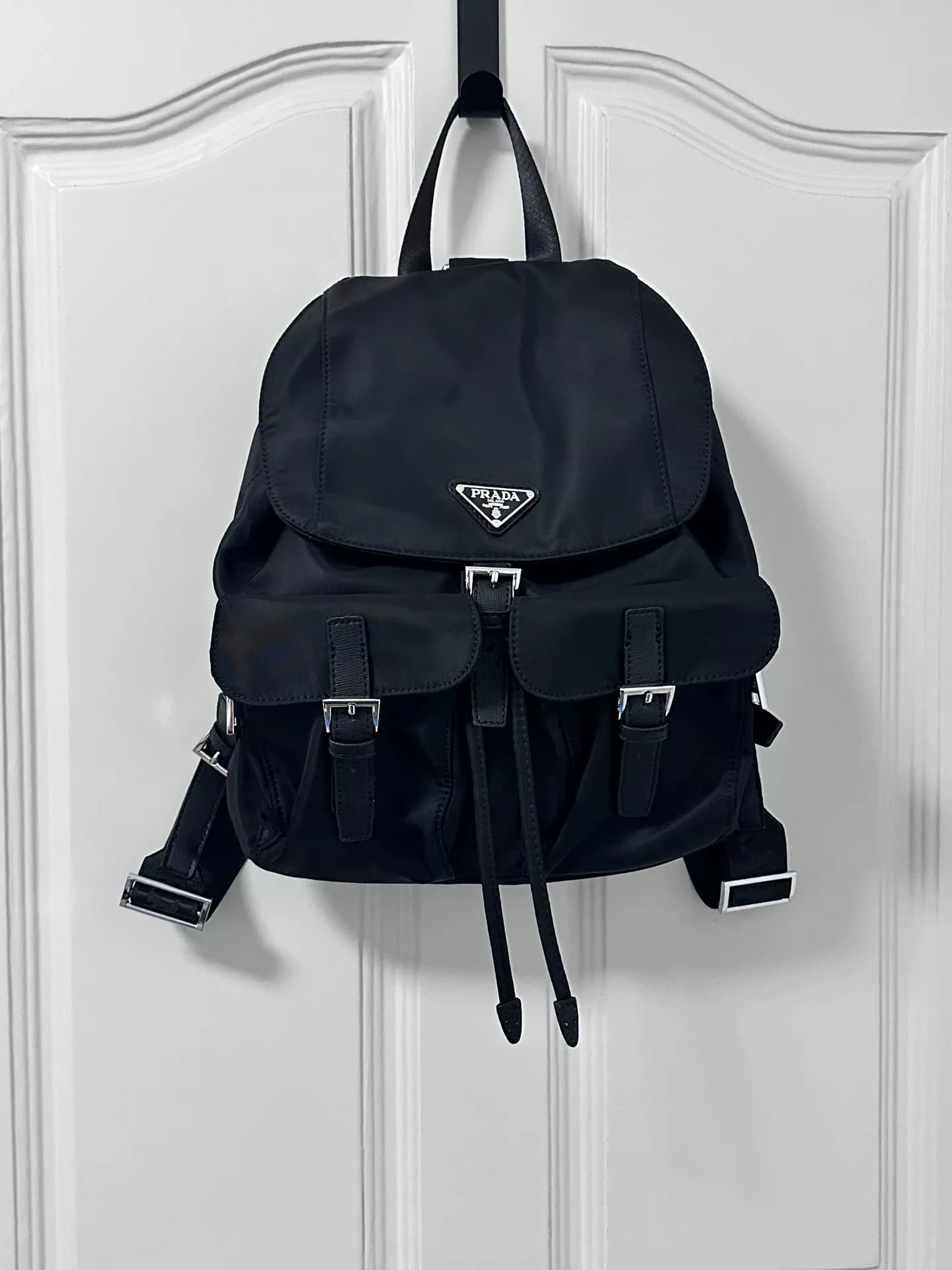 Prada черный нейлоновый кожаный рюкзак Prada Треугольная стандартная сумка десантника